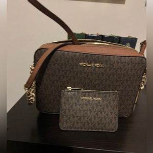 Michael Kors Crossbody Bag & Keychain Wallet